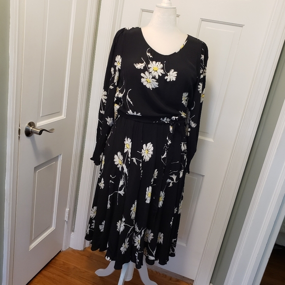 Talbots Dresses & Skirts - NWT Talbots Daisy Floral Print Fit & Flare Midi Dress Size 16, Classic Ret. $149